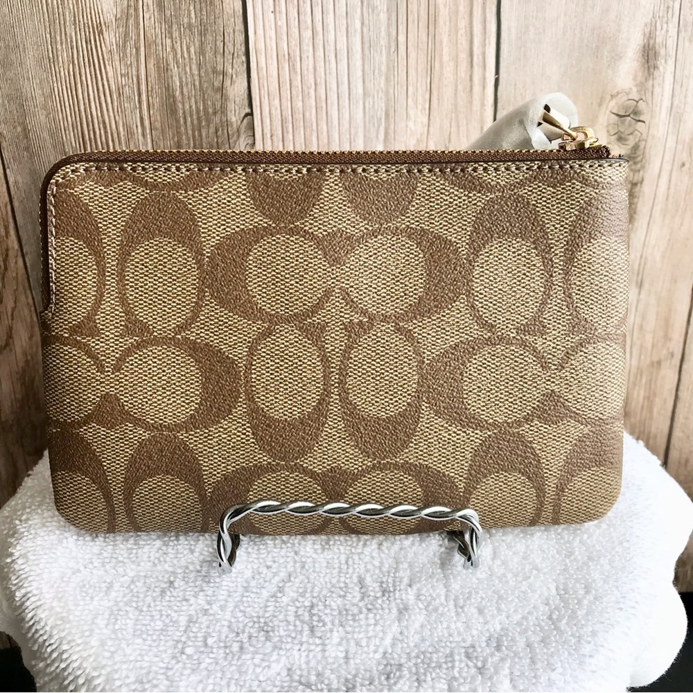 🆕 Coach Corner Zip Wristlet - Picture 4 of 7